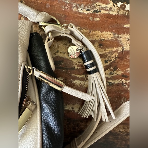 Guess cross body 3 tone purse - Picture 6 of 16